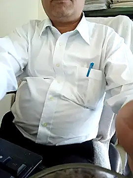 Snapshot of Hot-man39 chatting on 02-19-25, 08:33 Hot-man39 online show from 02-19-25, 08:33