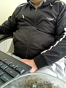 Snapshot of Hot-man39 chatting on 02-22-25, 06:28 Hot-man39 online show from 02-22-25, 06:28