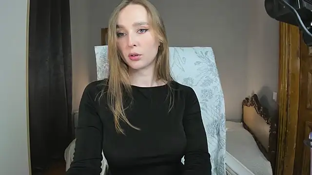CharlotteWells online show from 05-25-26, 04:17