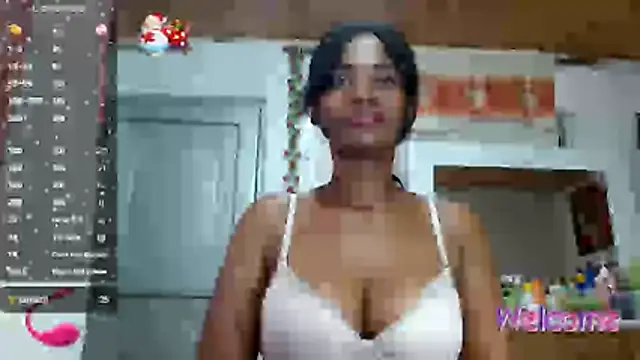 Snapshot of latinahot963 chatting on 01-14-26, 08:12 latinahot963 online show from 01-14-26, 08:12