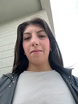 Snapshot of Megannklein chatting on 10-20-25, 03:12 Megannklein online show from 10-20-25, 03:12