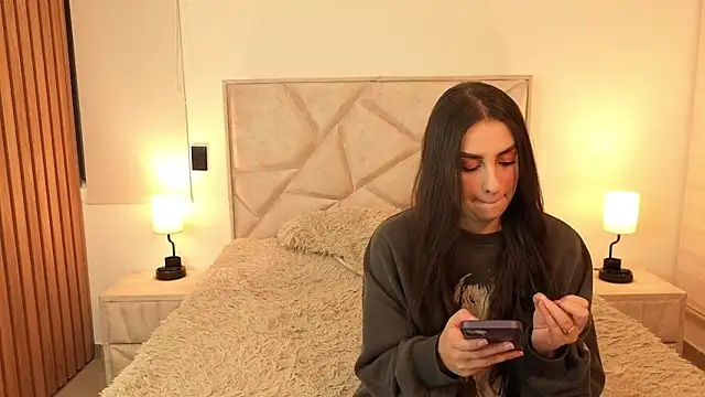 Snapshot of teseo_and_afroditha_ chatting on 11-25-25, 01:17 teseo and afroditha online show from 11-25-25, 01:17