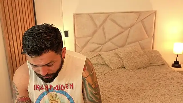 Snapshot of teseo_and_afroditha_ chatting on 12-22-25, 04:23 teseo and afroditha online show from 12-22-25, 04:23