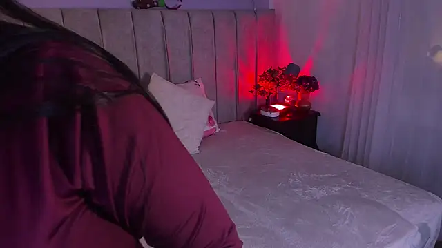 EvaaStevens online show from 12-17-25, 08:14