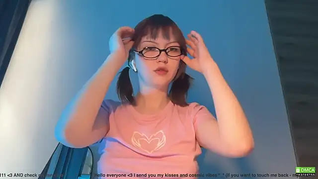 Snapshot of electric_babe chatting on 05-26-26, 02:15 electric babe online show from 05-26-26, 02:15