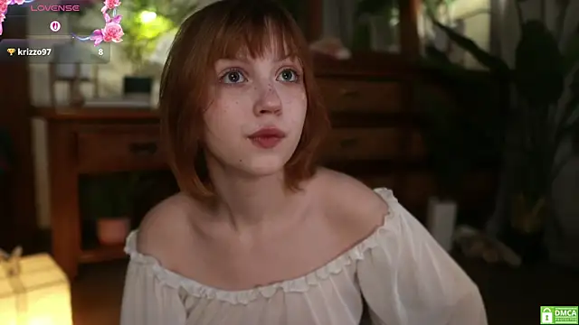 Snapshot of electric_babe chatting on 09-19-25, 12:42 electric babe online show from 09-19-25, 12:42