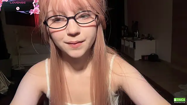 Snapshot of electric_babe chatting on 04-19-26, 06:10 electric babe online show from 04-19-26, 06:10