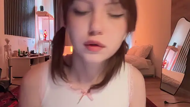 Snapshot of electric_babe chatting on 05-07-26, 10:51 electric babe online show from 05-07-26, 10:51