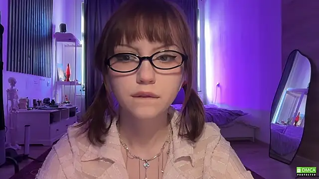 Snapshot of electric_babe chatting on 05-14-26, 12:13 electric babe online show from 05-14-26, 12:13