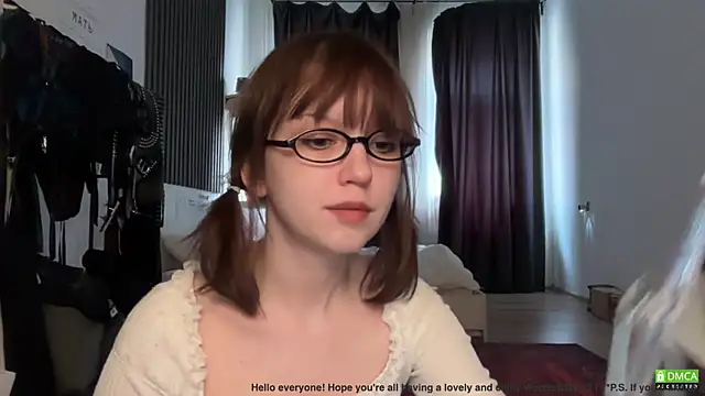 Snapshot of electric_babe chatting on 06-24-26, 01:53 electric babe online show from 06-24-26, 01:53