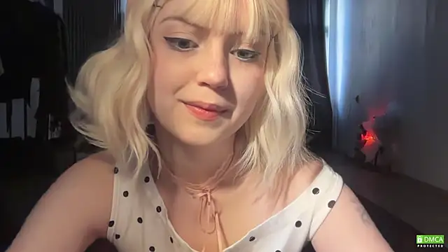 Snapshot of electric_babe chatting on 07-24-26, 01:51 electric babe online show from 07-24-26, 01:51