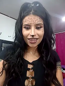 Snapshot of _elektrah chatting on 10-15-25, 12:42  elektrah online show from 10-15-25, 12:42