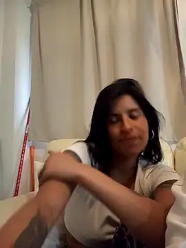 Snapshot of _elektrah chatting on 10-21-25, 03:55  elektrah online show from 10-21-25, 03:55