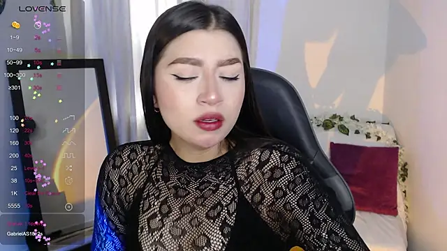 mily thomson b  online show from 04-12-26, 03:59