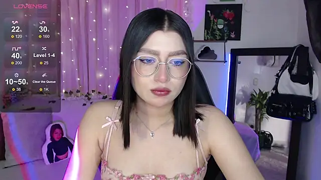 Snapshot of mily_thomson_b_ chatting on 10-03-25, 10:33 mily thomson b online show from 10-03-25, 10:33