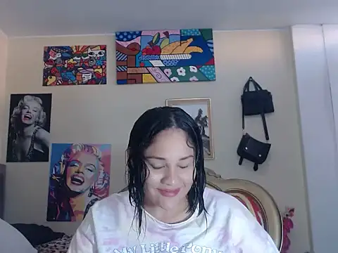 Snapshot of melissa4855 chatting on 11-17-25, 09:30 melissa4855 online show from 11-17-25, 09:30