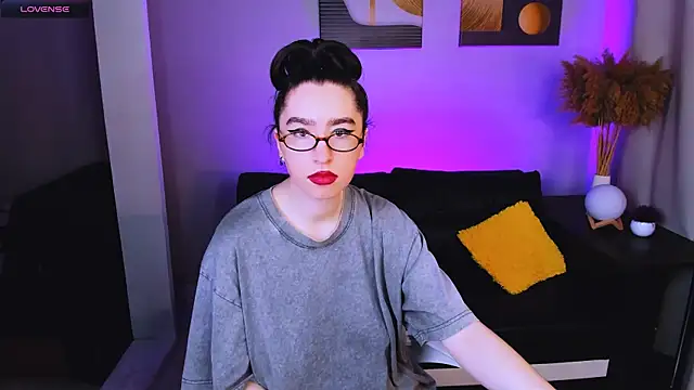 Snapshot of Lily_xBabe chatting on 06-26-26, 02:23 Lily xBabe online show from 06-26-26, 02:23