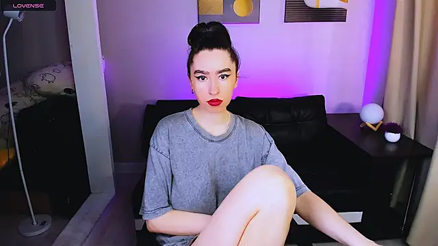 Snapshot of Lily_xBabe chatting on 06-11-26, 03:31 Lily xBabe online show from 06-11-26, 03:31