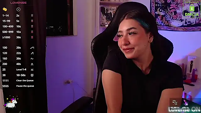 sweetcoralinee online show from 10-07-25, 02:34