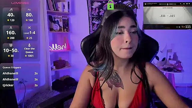 sweetcoralinee online show from 11-25-25, 04:13