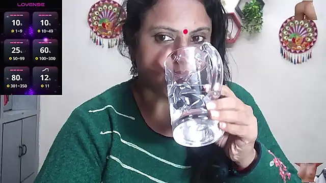 Sexy komolika online show from 12-18-25, 11:58