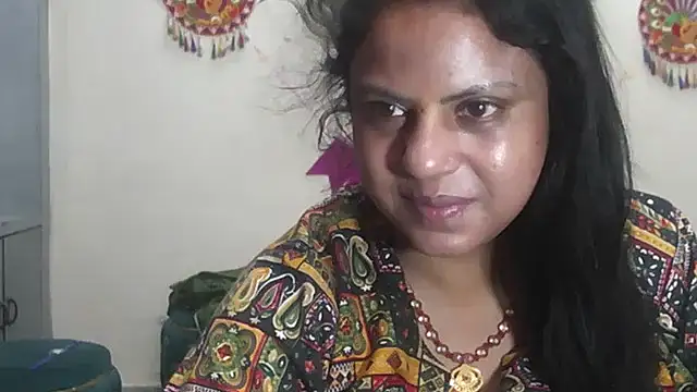 Snapshot of Sexy_komolika chatting on 03-28-26, 01:28 Sexy komolika online show from 03-28-26, 01:28