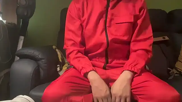 taka32204 online show from 09-18-25, 04:32