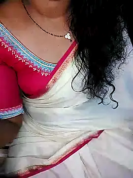 Snapshot of rashmikagowda chatting on 12-18-24, 06:53 rashmikagowda online show from 12-18-24, 06:53
