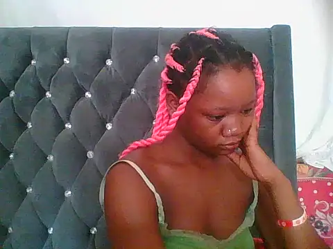 HotJeylee online show from 12-18-25, 08:19