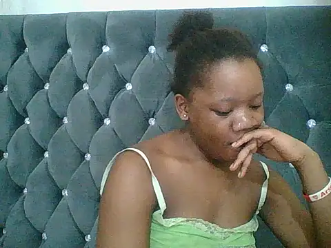 HotJeylee online show from 12-20-25, 09:28