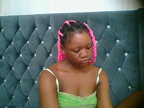 HotJeylee online show from 12-13-25, 08:26