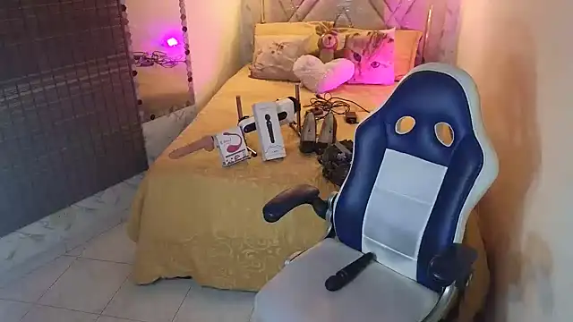 brunette 35 online show from 03-08-25, 12:00