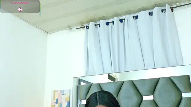 camila larzon online show from 02-04-26, 04:18