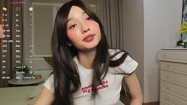 ikuyo  online show from 04-18-26, 07:58