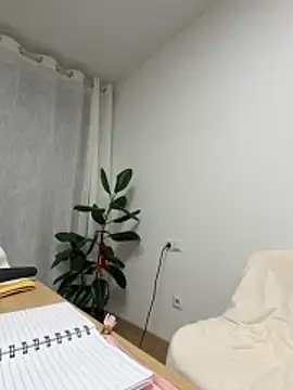 Snapshot of streetdoll chatting on 10-15-25, 05:17 streetdoll online show from 10-15-25, 05:17