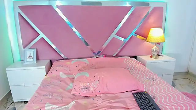 samanthaevans4 online show from 11-21-25, 07:57