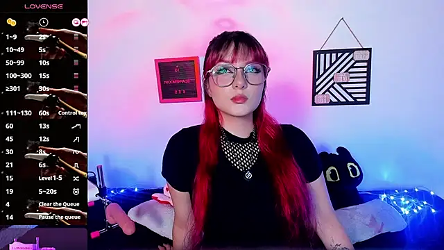 Dafne Moon online show from 07-19-26, 04:32