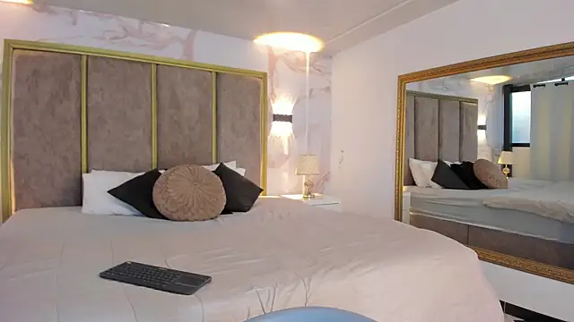 Snapshot of PaulinaDuarte chatting on 03-20-26, 11:44 PaulinaDuarte online show from 03-20-26, 11:44