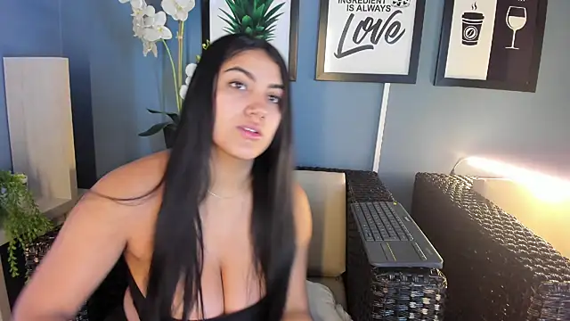 PaulinaDuarte online show from 10-07-25, 12:06