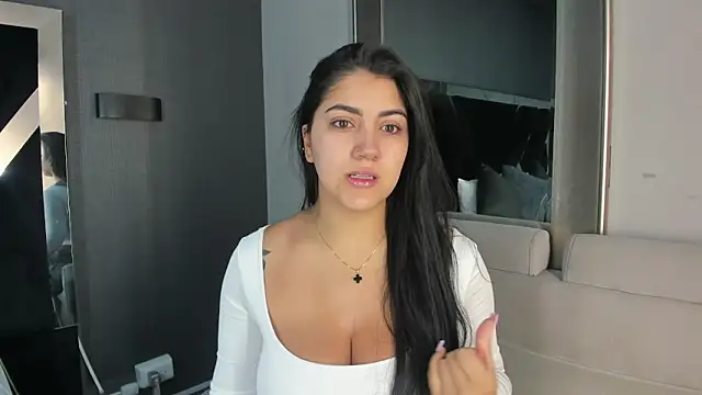 Snapshot of PaulinaDuarte chatting on 04-16-26, 11:55 PaulinaDuarte online show from 04-16-26, 11:55
