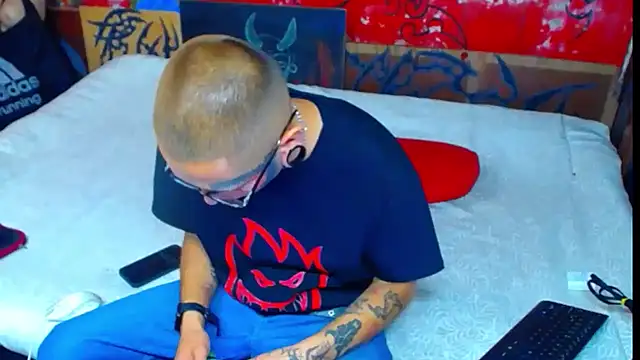 deivid estrada online show from 10-08-25, 04:19