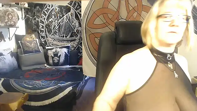 TittenMichelle online show from 03-18-25, 07:55