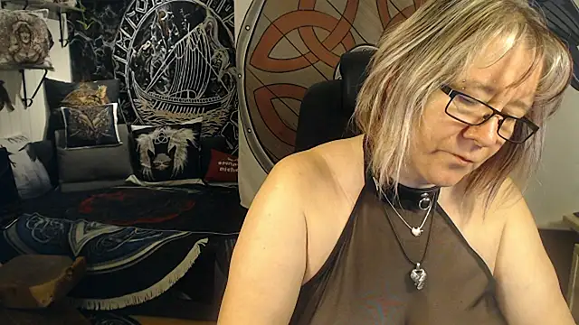 TittenMichelle online show from 11-11-25, 07:52