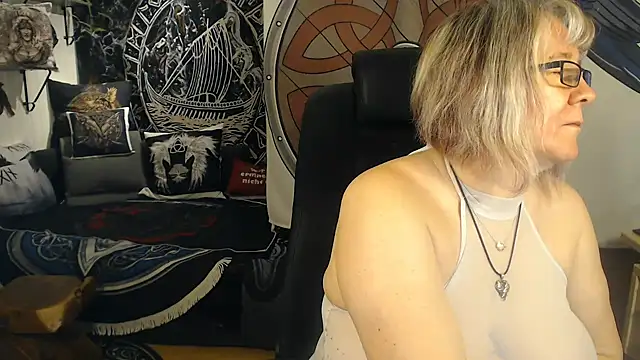 TittenMichelle online show from 11-17-25, 07:56