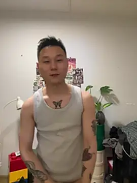 Snapshot of Eric246 chatting on 05-04-26, 11:57 Eric246 online show from 05-04-26, 11:57