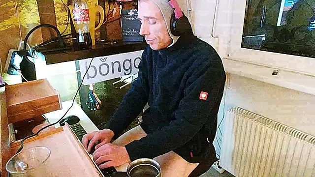 Snapshot of BongChannel chatting on 02-03-25, 11:26 BongChannel online show from 02-03-25, 11:26