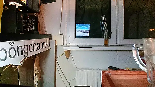 Snapshot of BongChannel chatting on 01-25-25, 09:35 BongChannel online show from 01-25-25, 09:35