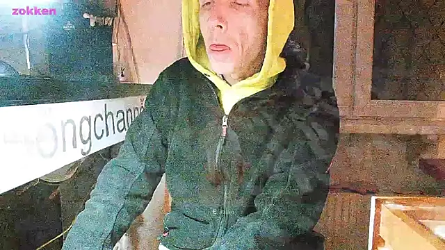 Snapshot of BongChannel chatting on 01-28-25, 01:18 BongChannel online show from 01-28-25, 01:18