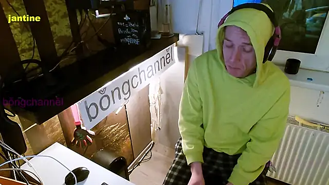 Snapshot of BongChannel chatting on 02-09-25, 10:00 BongChannel online show from 02-09-25, 10:00