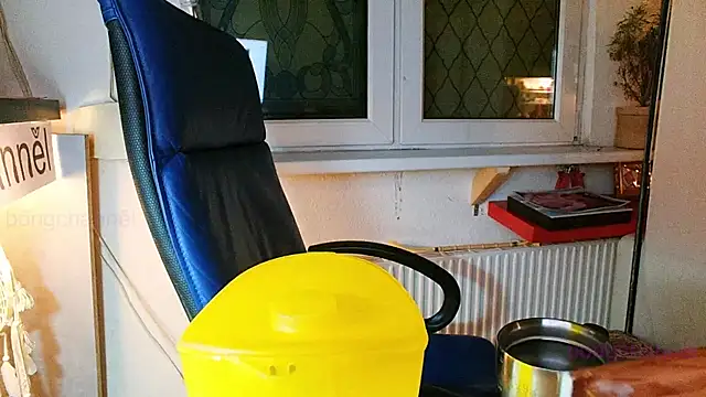 Snapshot of BongChannel chatting on 01-22-25, 10:15 BongChannel online show from 01-22-25, 10:15